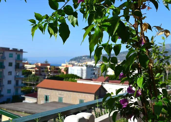 Luiselle Charming Accommodation Sorrento City Center